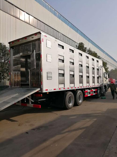 啥是佩奇？程力活禽運(yùn)輸車生產(chǎn)廠家告訴您吸污車知識