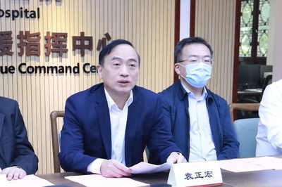 正誼明道,服務(wù)人群!復(fù)旦上醫(yī)創(chuàng)建95周年大型健康咨詢活動舉行