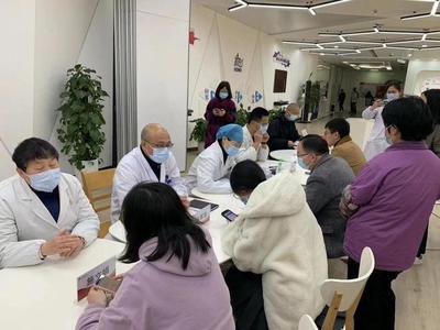 "迷你公益診所"開進(jìn)園區(qū) 徐匯職工健康服務(wù)點(diǎn)服務(wù)賦能再升級(jí)