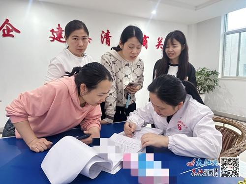 武寧縣婦幼保健院聯(lián)合縣總工會開展 兩癌 篩查進企業(yè),暖心服務(wù)送到 家